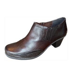 Michelle D Brown “booties” size 7.5 NWOT